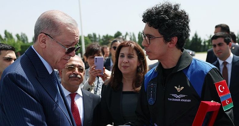 Başkan Erdoğan, Esenboğa Havalimanı’nda Türkiye’nin ikinci astronotu Tuva Cihangir Atasever’i kabul etti