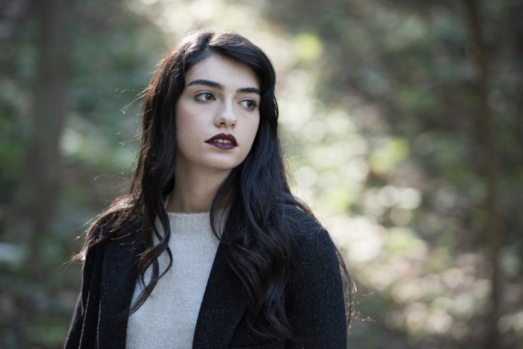 Hazar Ergüçlü’nün babası hayatını kaybetti