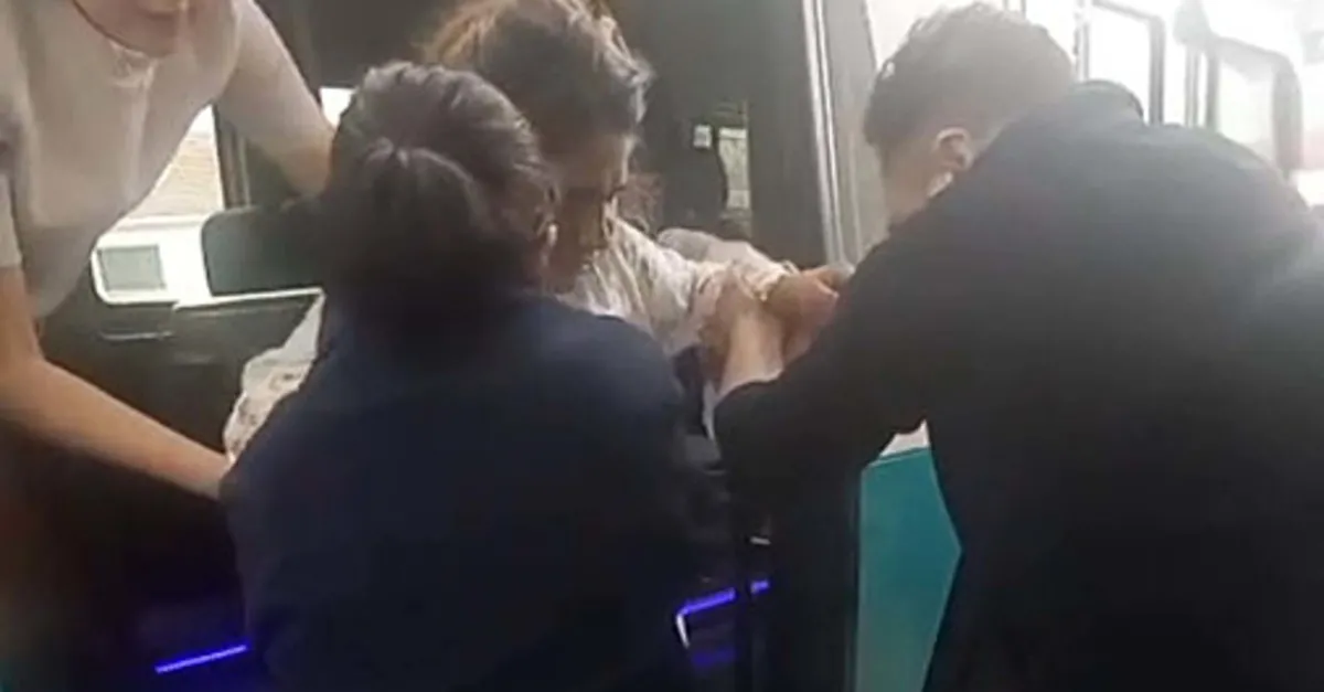 İzmir'de Dolmuşta Doğum Yapan Anne, Bebeğini Terk Ederek Hastaneden Kaçtı