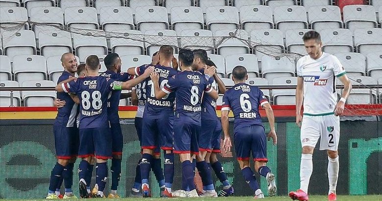 Antalya tek golle 3 puanı kaptı
