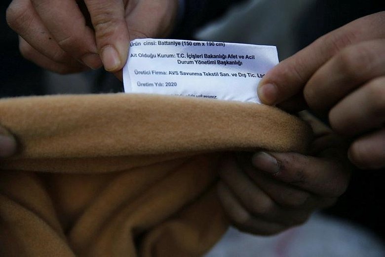 Depremzedelerin battaniyelerini satan fırsatçının savunması ’pes’ dedirtti