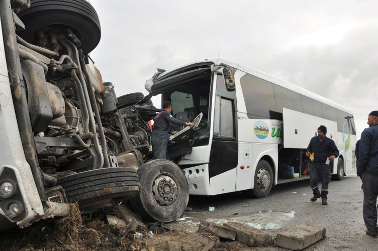 Manisa’da korkunç otobüs kazası