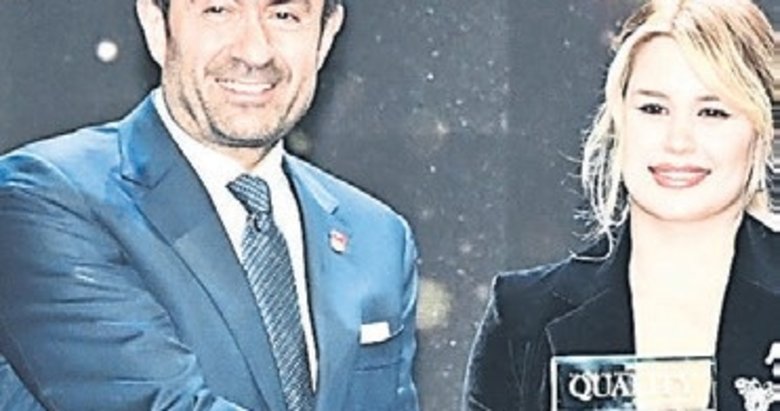Milli yüzücü Kurt yılın sporcusu seçildi