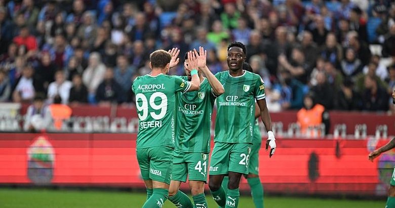 Bodrum’un duvarı çöktü