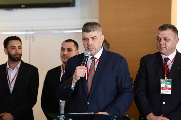 karsiyakanin-yeni-baskani-tusderden-anlamli-mesaj-birlesirsek-kazaniriz-1781265020974.jpeg