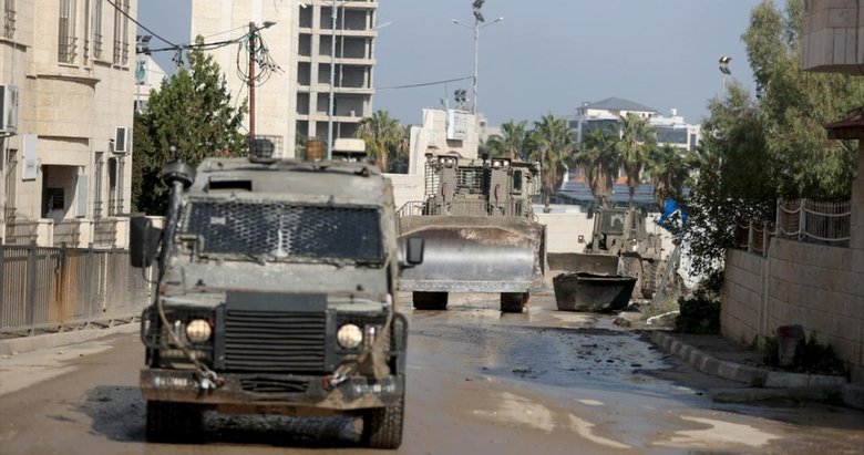 İsrail’in Cenin’de mülteci kampı ile hastaneye yönelik kuşatması devam ediyor