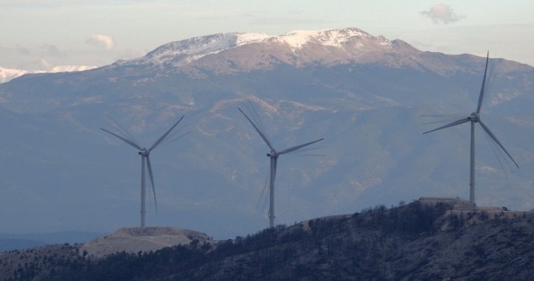 Muğla’ya mevsimin ilk karı düştü