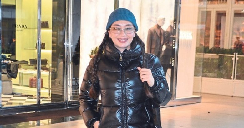 Kombiniyle gözleri doldurdu