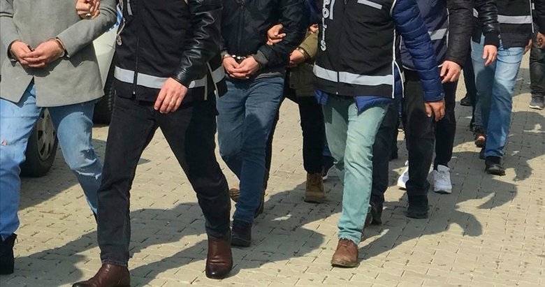 İzmir dahil 37 ilde Kalkan-4 operasyonu! 192 göçmen kaçakçılığı organizatörü  yakalandı - Gündem Haberleri