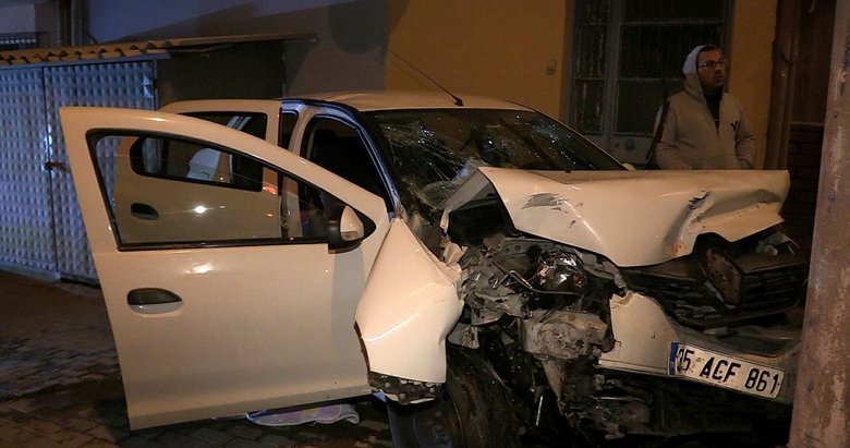 İzmir’de hayret ettiren olay! Kaza yaptı, aracındaki yaralı kadını bırakıp kaçtı