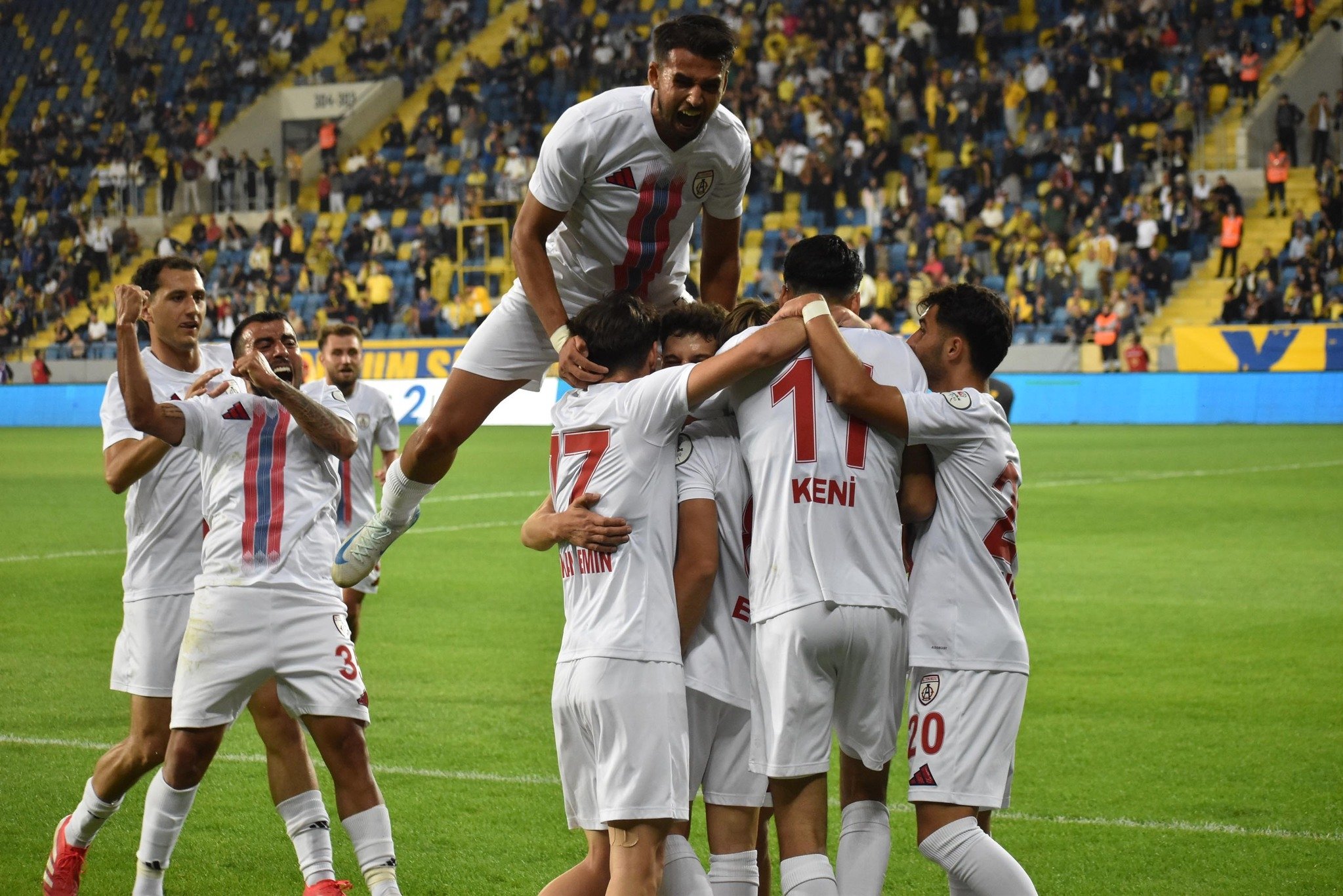 Altınordu umudunu koruyor