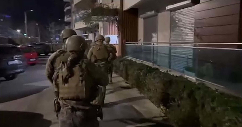 İzmir’de suç örgütlerine operasyon: 18 gözaltı