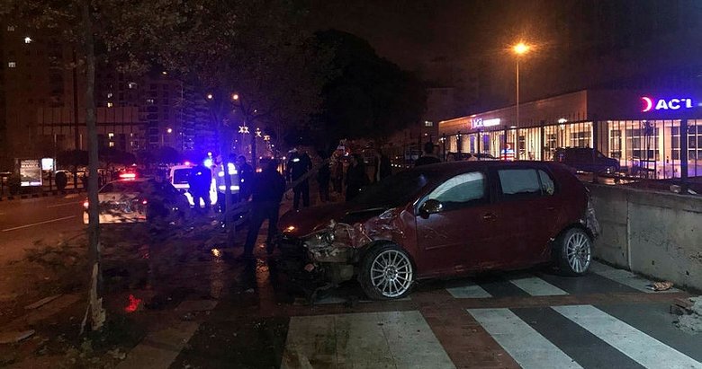 Manisa’da kaza yapan sürücü, otomobili bırakıp kaçtı