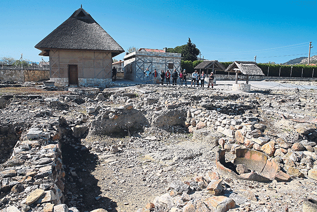 8 bin yıllık tarihi rota Efes-Mimas Yolu