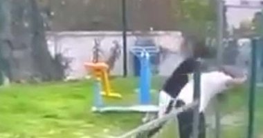 Olayın adresi: Muğla! Parkta akranını evire çevire dövdü! Darbedilen çocuk bayıldı