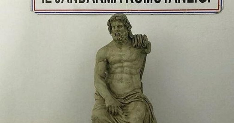 Helenistik döneme ait Zeus Heykelini satmak isterken yakalandılar