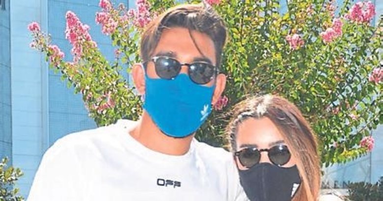 Kahveci, ablasıyla öğle yemeği yedi