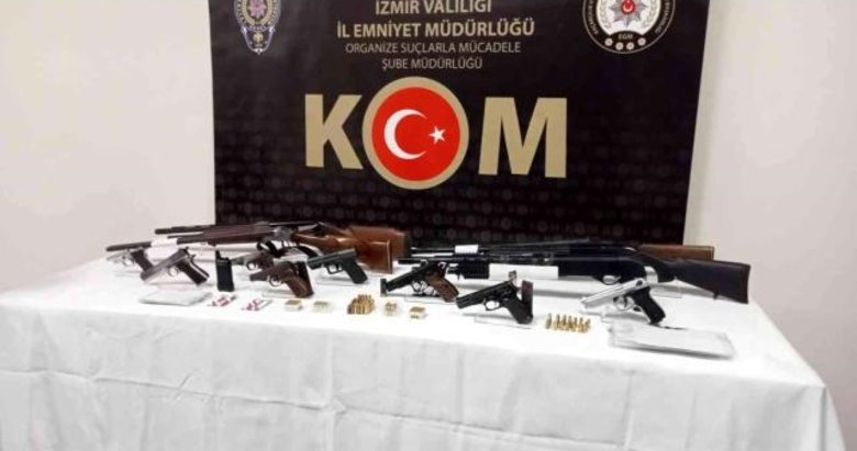 Tırpan operasyonu kapsamında İzmir’de 30 şüpheli gözaltında