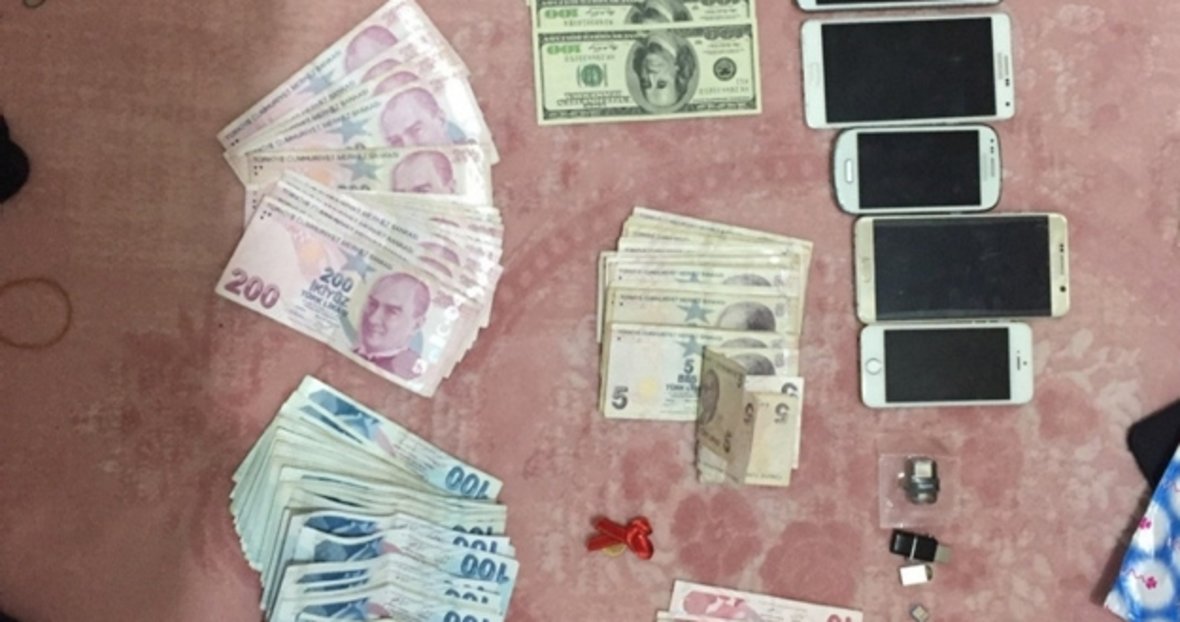 Firari Izmirli Is Adami Feto Ye Servet Aktarmis Gundem Haberleri