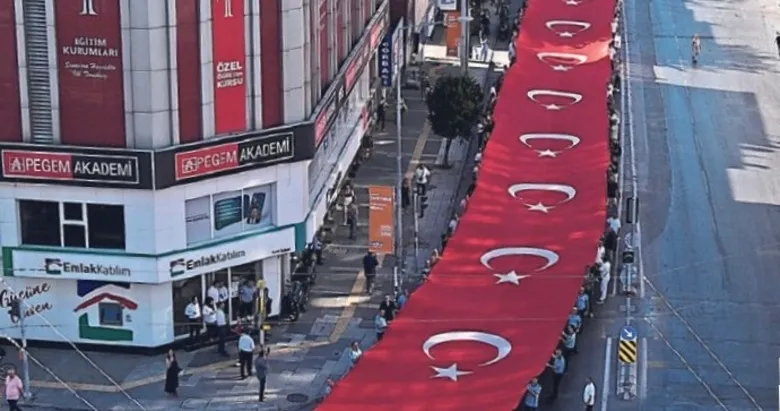 9 Eylül coşkusu tüm İzmir’e yayıldı
