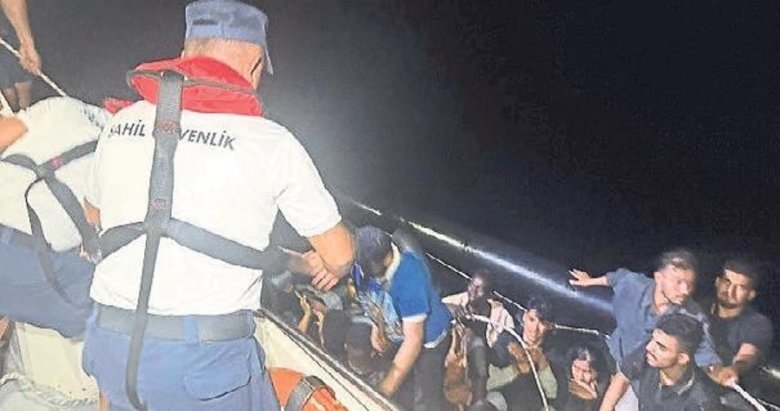 Menderes açıklarında göçmen operasyonu