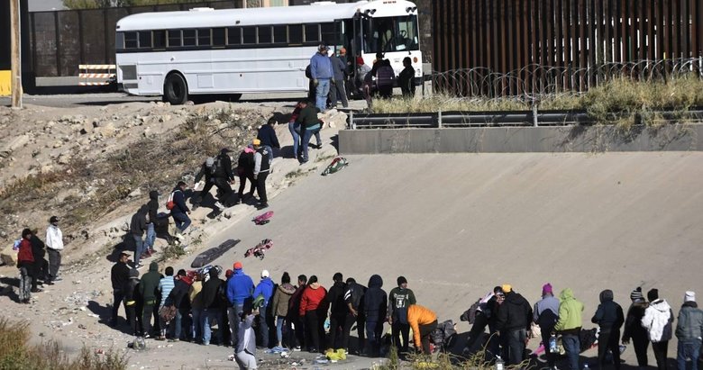 Meksika, ABD Başkanı Trump’ın göçmenleri toplu sınır dışı etmesine karşı hazırlanıyor