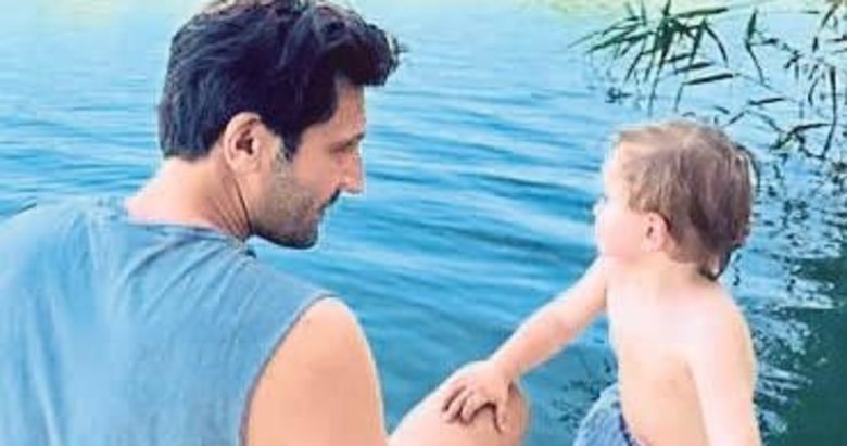 Oğluna doğa sevgisi aşılıyor