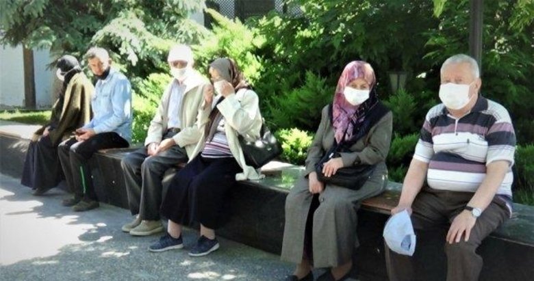 Kütahya’da yeni koronavirüs önlemleri! 65 yaş ve üstü vatandaşlara sokağa çıkma kısıtlaması