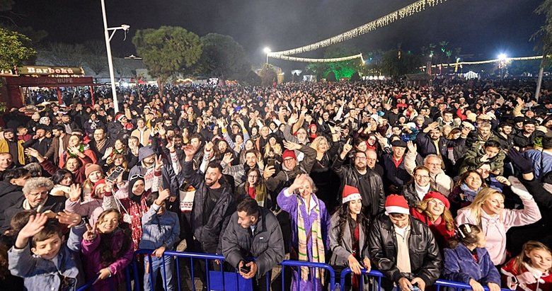 Meydanlarda yeni yıl coşkusu