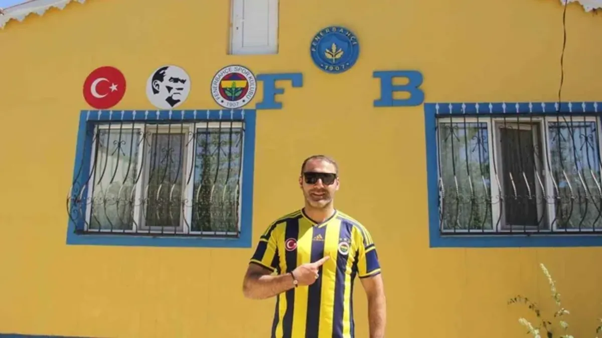 Fenerbahçe aşkını evinin duvarlarına yansıttı