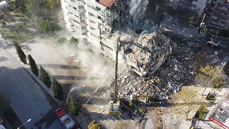 İzmir için korkutan deprem uyarısı: O ilçelerde oturanlar dikkat!