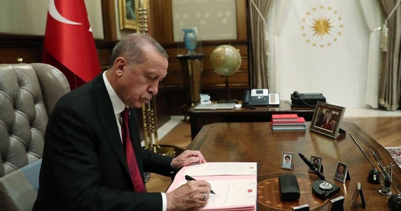 Başkan Erdoğan imzaladı: Sözleşmeli personellerle ilgili flaş değişiklik
