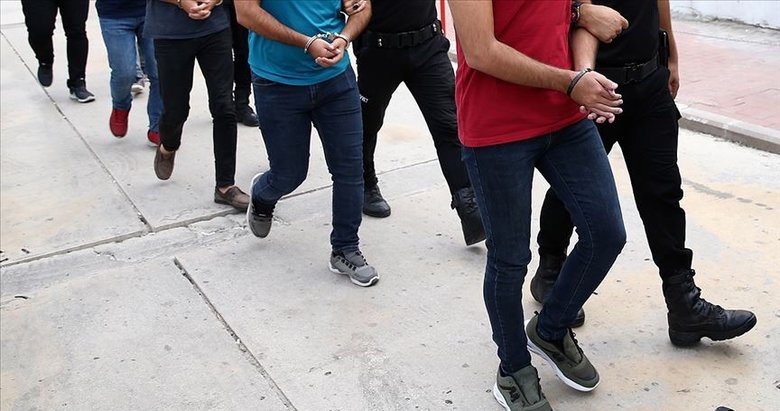 İzmir’deki suç örgütü operasyonunda yakalanan 122 şüpheliden 59’u adliyede