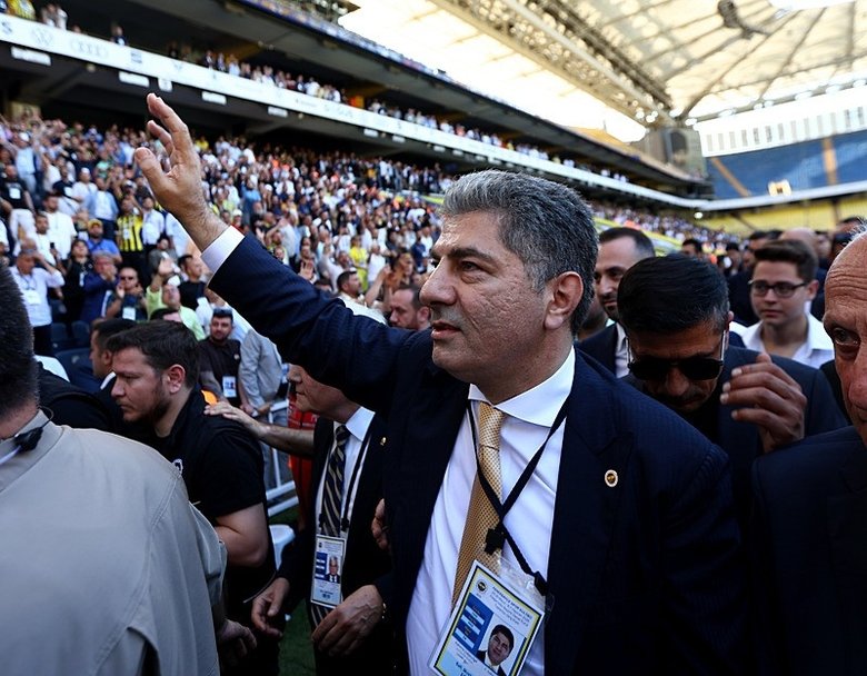fenerbahcede-baskanlik-secimi-icin-oy-verme-islemi-basladi-1780817891091.jpeg