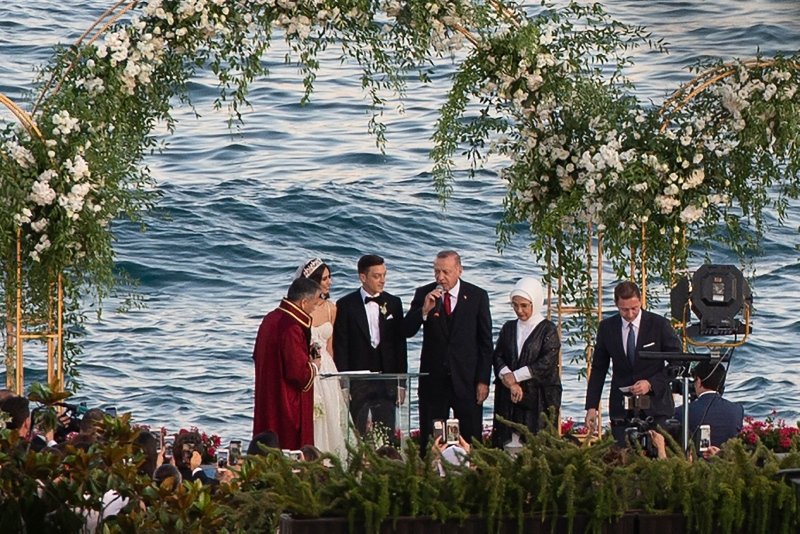 Başkan Erdoğan, Mesut Özil’in nikah şahidi oldu