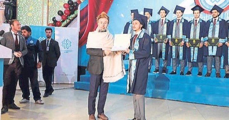 Türk Maarif Okulları’nda mezuniyet sevinci yaşandı