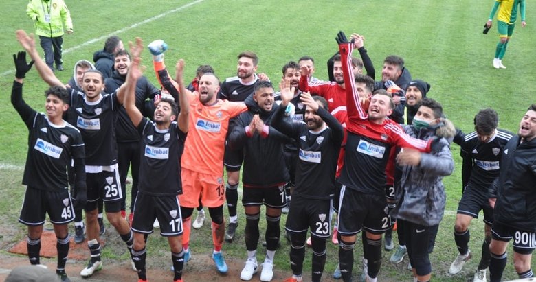 Somaspor zirvede tek