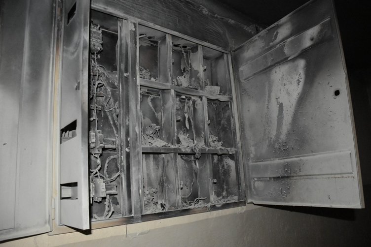 Manisa’da patlayan trafo apartmanda maddi hasara yol açtı