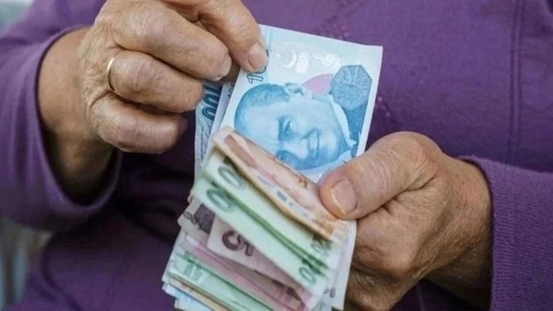 emekliye-cifte-mujde-vatandaslik-maasi-geliyor-bayram-ikramiyesi-kac-tl-olacak-1770098314207.jpeg