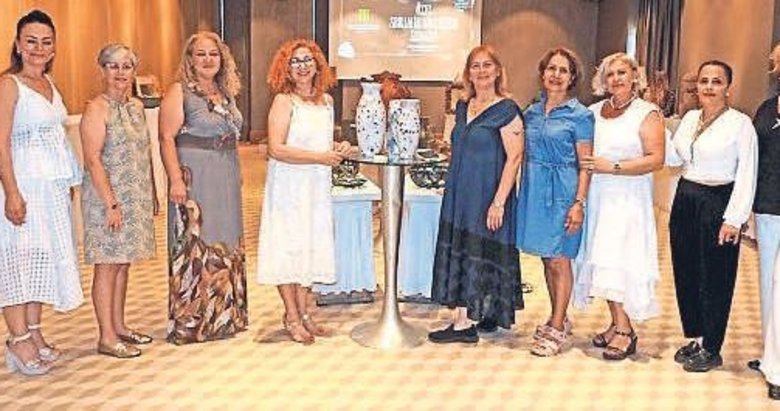 Çeşme Halk Eğitim Merkezi kursiyerleri sergi açtı