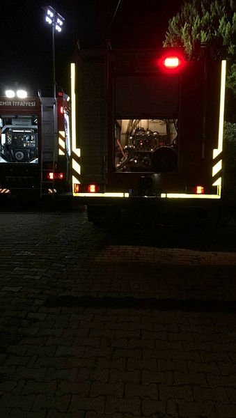 İzmir Foça’da yangın dehşeti! Anne ve oğlu öldü, baba hastaneye kaldırıldı