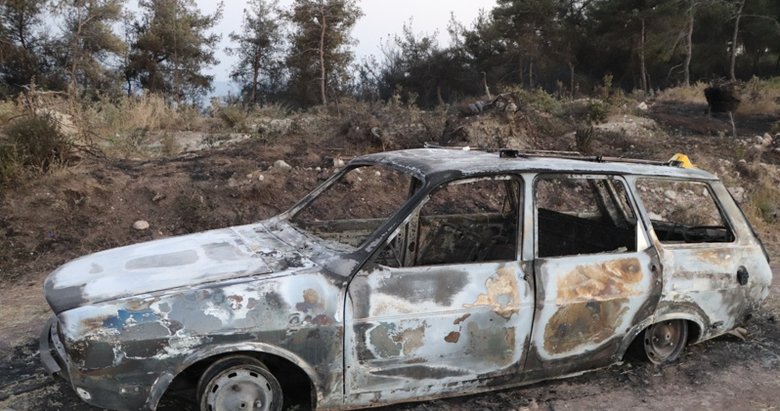 Otomobilde çıkan yangın ormana sıçradı, 3 hektar alan küle döndü
