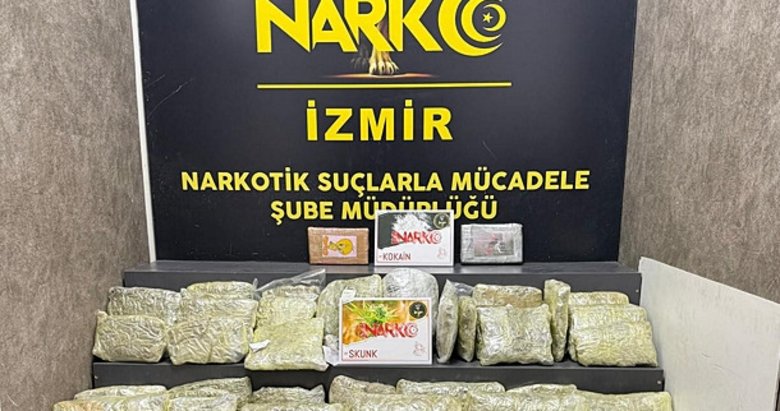 İzmir’de 30 kilo 406 gram uyuşturucu ele geçirildi: 2 şüpheli gözaltında!