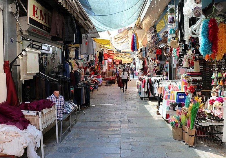İzmir’deki Tarihi Kemeraltı Çarşısı’nda iş yerleri açıldı! Normalleşme sonrası hareketlilik