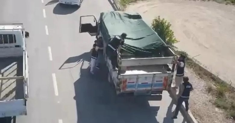 Denizli’de kamyonette 3 bin 420 litre etil alkol ele geçirildi