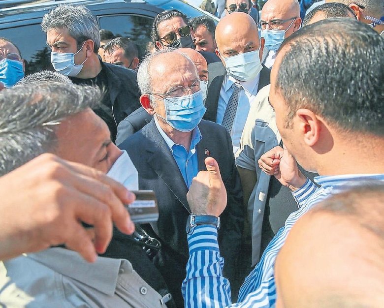 Uzundere kentsel dönüşüm mağdurlarından Yeni Asır’a şikayet: Büyükşehir 68 aileyi açıkta bırakıyor