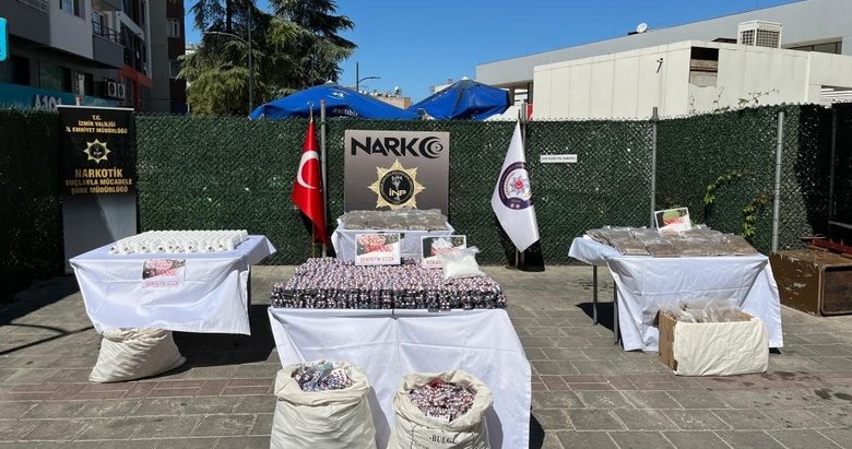 İzmir’de zehir tacirlerine büyük darbe! Kilolarca uyuşturucu madde ele geçirildi