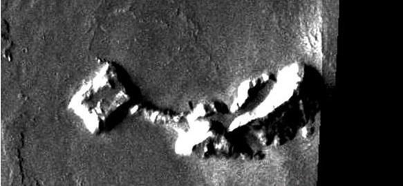 NASA farkında olmadan fotoğrafı yayınladı! Mars’taki binayı uzaylılar mı yaptı?