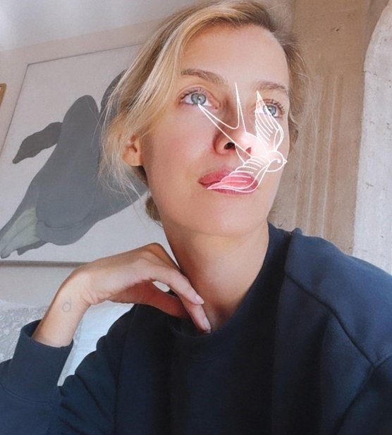 Sahnede korkutan anlar! Ünlü oyuncu Tuba Ünsal bir anda yere yığıldı