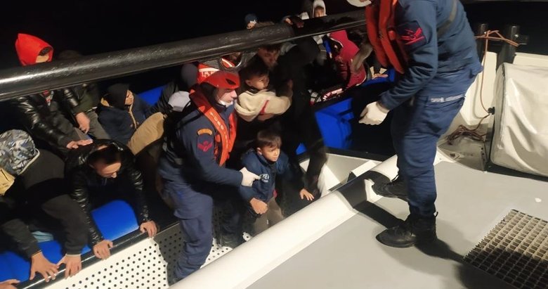 İzmir açıklarında 3 günde 167 göçmen kurtarıldı